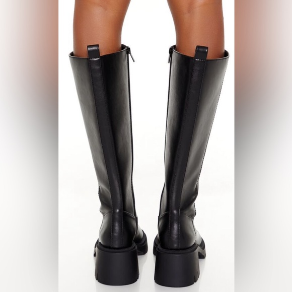 Forever 21 Black Over the Knee Boots for Sophisticated Style - Picture 3 of 8